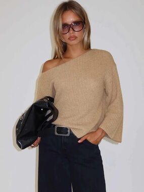 NWT PRINCESS POLLY Delyn Off Shoulder Slouchy Knit Sweater Camel